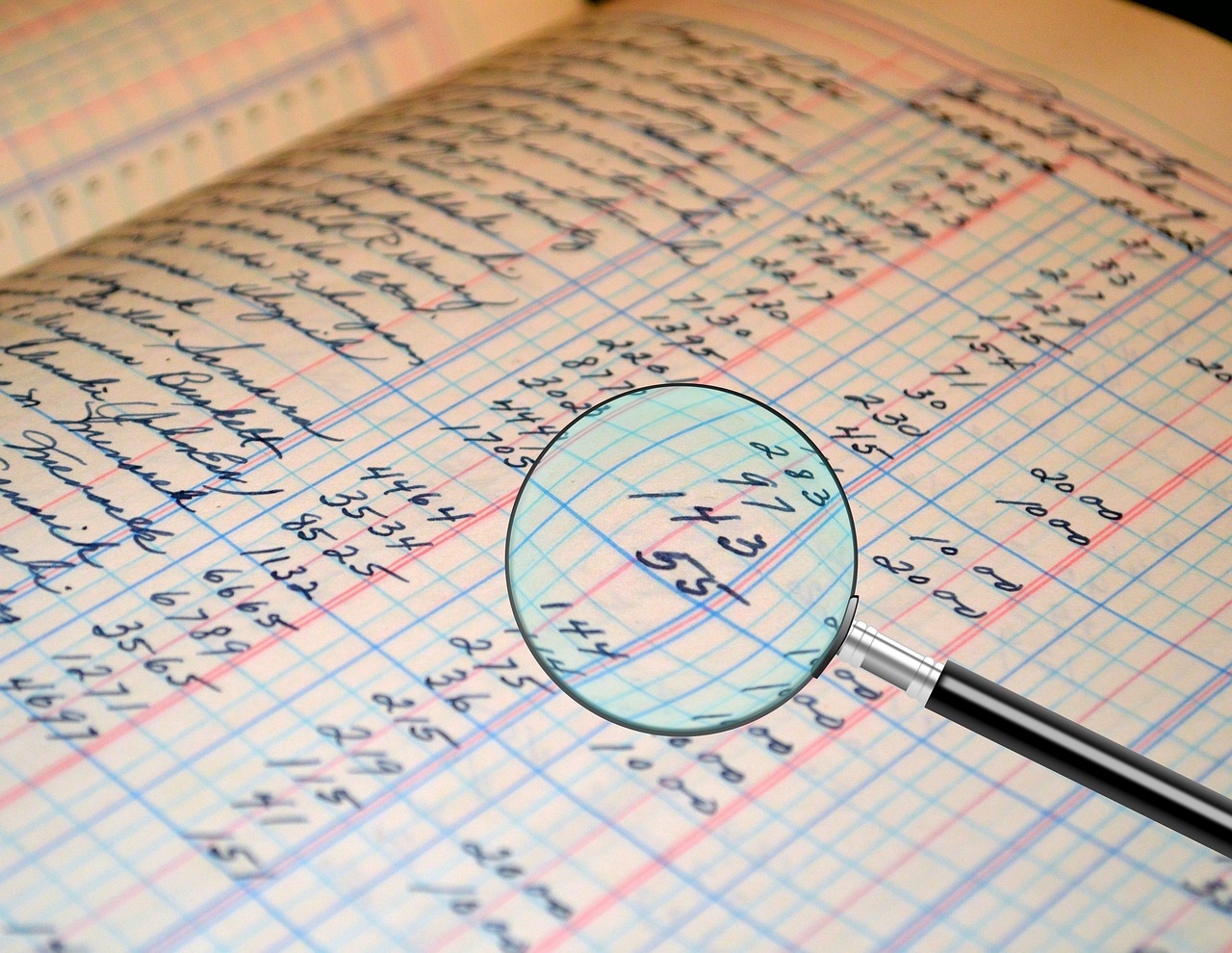 Avoid the ‘Rate Trap’ by checking for tiered balance structures and monthly maintenance charges.