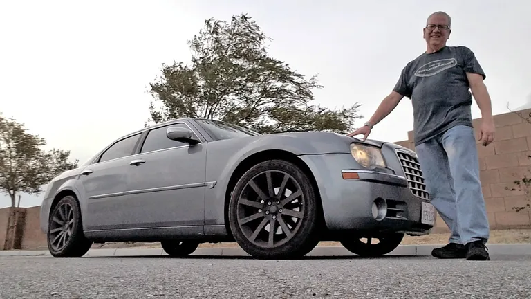 A silver 2005 Chrysler 300C, a common donor car for 5.7L HEMI engines.