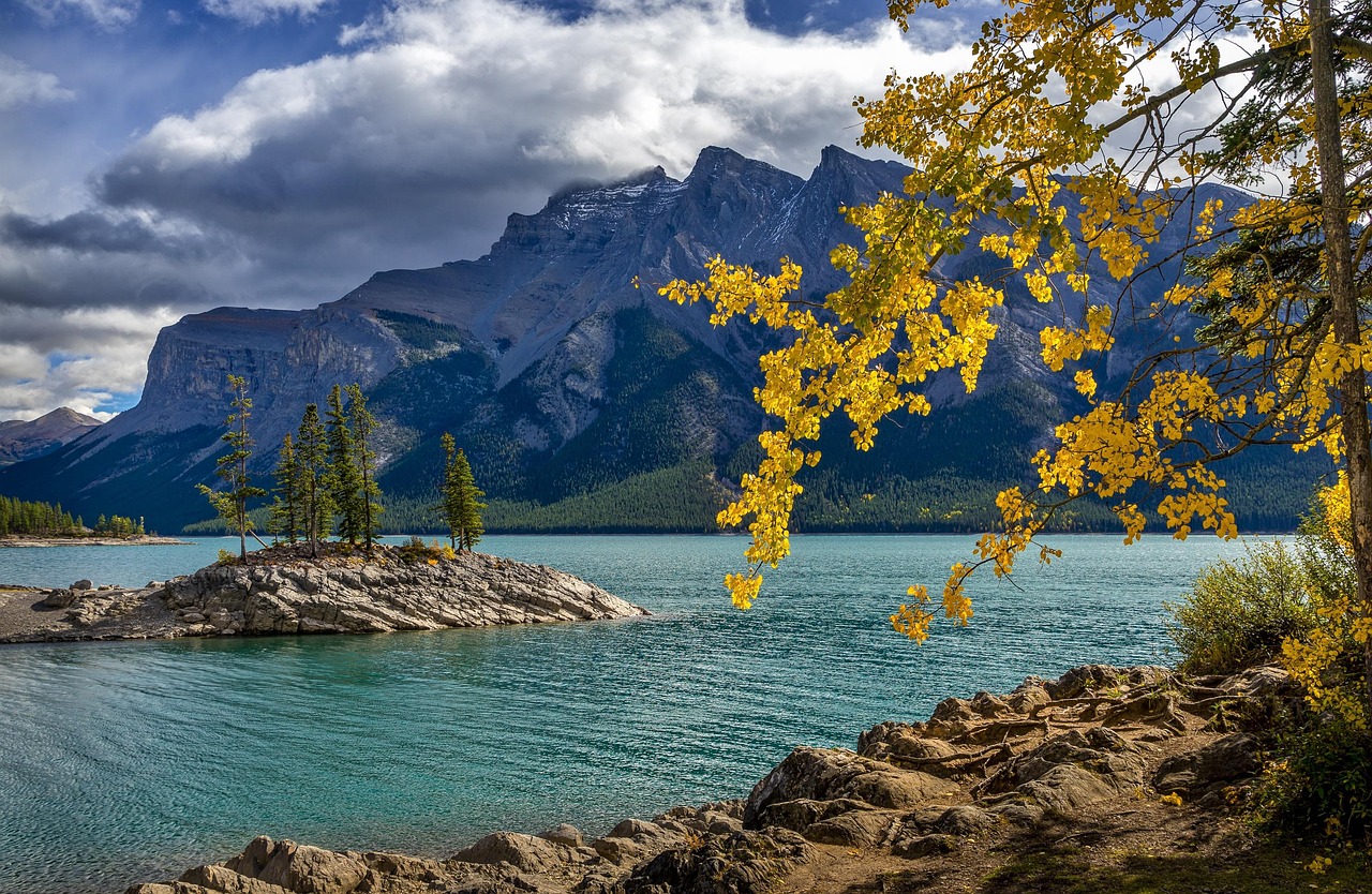 The 12 Best Places to See Fall Foliage in Canada: A Coast-to-Coast Guide